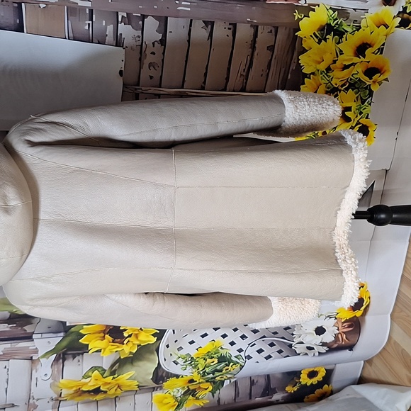 Blue Duck XL Shearling reversible coat, soft real fur, and sheepskin. - Picture 6 of 12